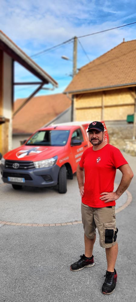 Photo du petit déboucheur savoyard, entreprise de débouchage de canalisation à Annecy, Thonon-les-Bains, Bonneville et sur toute la Haute-Savoie